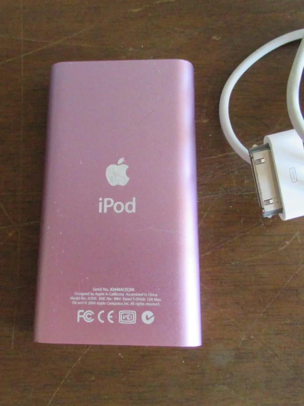 Apple iPod Mini Pink A1051 4GB Vintage MP3 Player Charging Cable Bundle